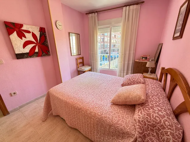 Apartamento en esquina de 2 dormitorios a 500 m de las piscinas naturales en Torrevieja!!! — 14