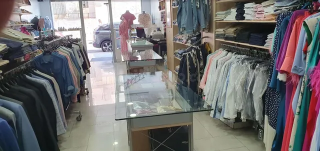 SE VENDE MAGNIFICO LOCAL EN LA PLAZA DE MERCADO DE LA VALL D - foto 4