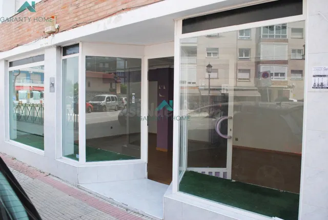 Se alquila local comercial en Colindres