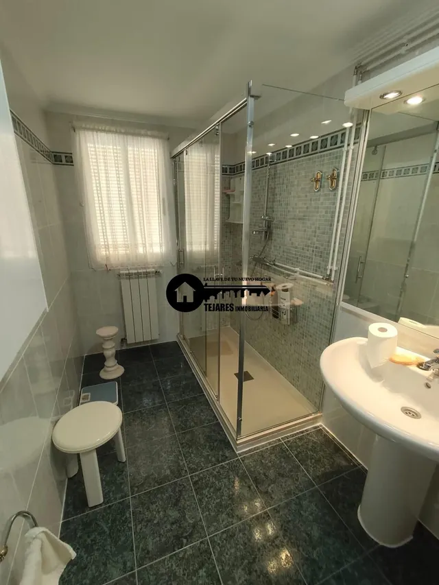 Inmobiliaria tejares vende estupendo piso en zona ensanche — 21