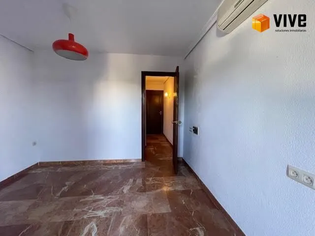 Alquiler de piso frente a plaza de armas, en Sevilla — 10