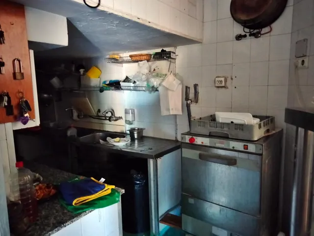 Edificio con restaurante en Tormos — 10