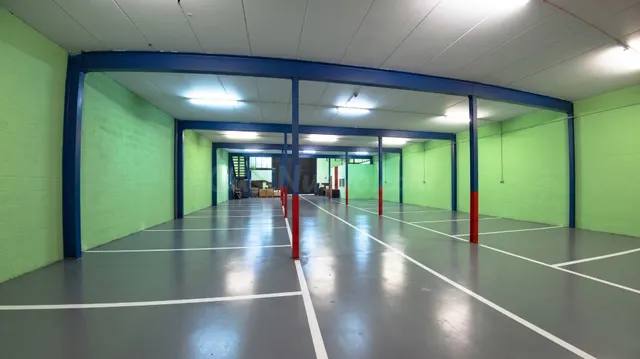 NAVE COMERCIAL EN REUS - foto 4