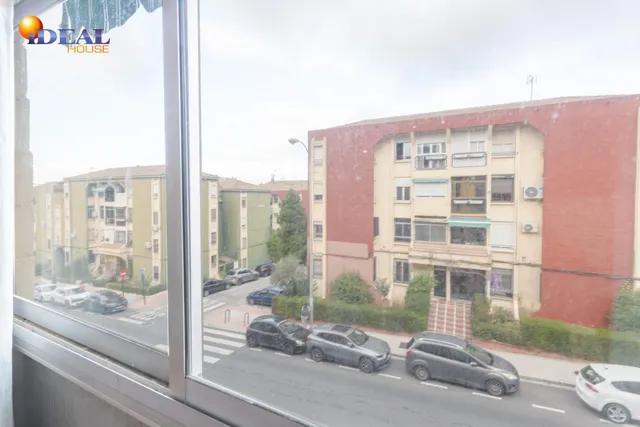 Piso ideal para inversión con alta rentabilidad junto a facultades de  Cartuja en Granada — 25