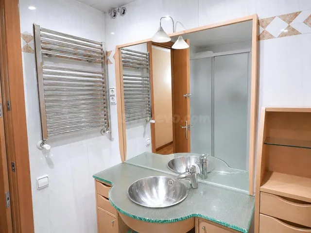 Exclusivo piso con vistas a Montserrat en pleno centro de Manresa — 15