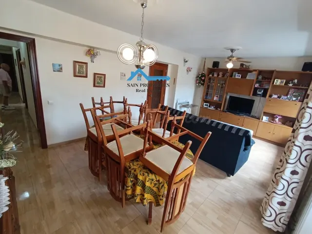 Piso luminoso con posibilidad de 3 dormitorios en Villajoyosa — 4