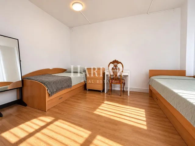Luminoso piso con espacios exteriores privados en Eixample, Barcelona — 16