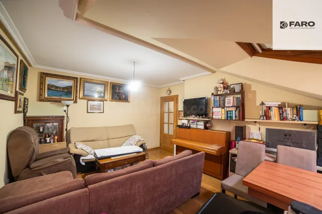 Ático de 2 habitaciones con garaje y trastero en el centro d - foto 2