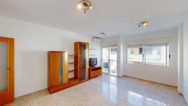 Oportunidad Única en Miramar: Piso Impecable con Garaje, Tra