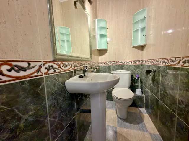 Amplio piso con terraza, 3 dormitorios y posibilidad de 4 en Av. Barcelona – Viñuela – Rescatado — 22