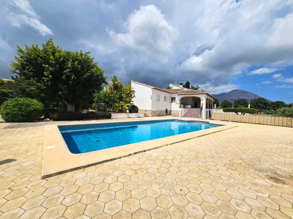 Villa 6 habitaciones 398m² en venta - La Lluca - La Tarraula