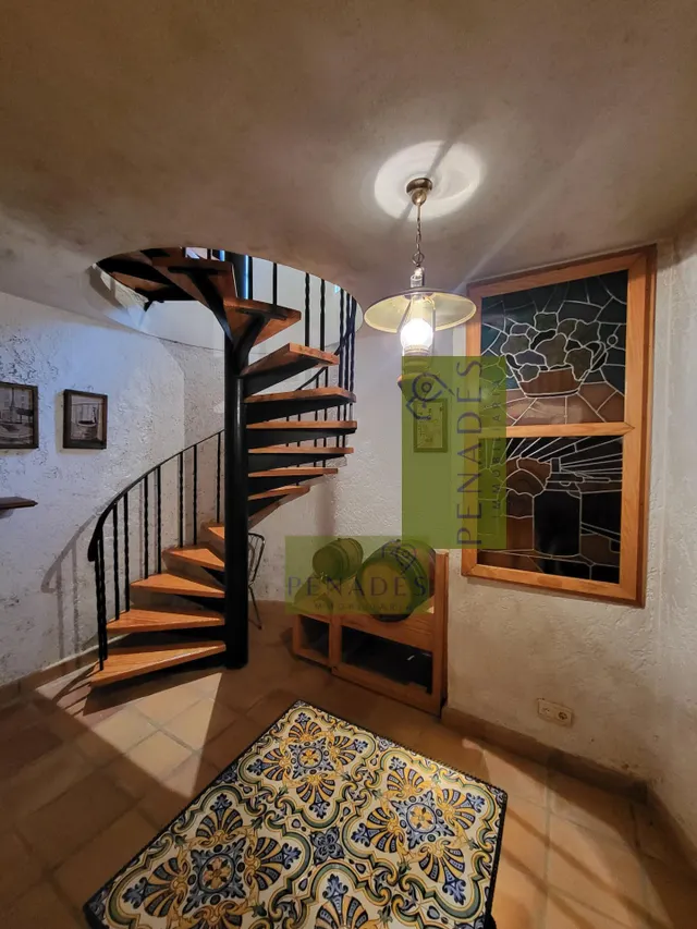 ESPECTACULAR CHALET MUY CERCA DEL PUEBLO — 37