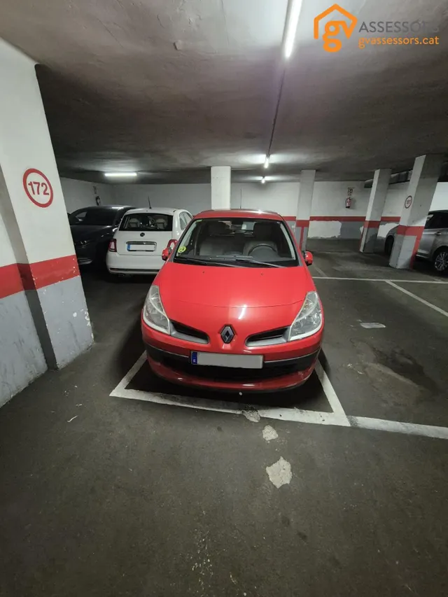 PLAZA DE PARKING PARA COCHE MEDIANO — 5
