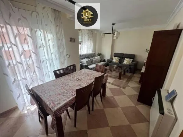 PISO EN MARTOS