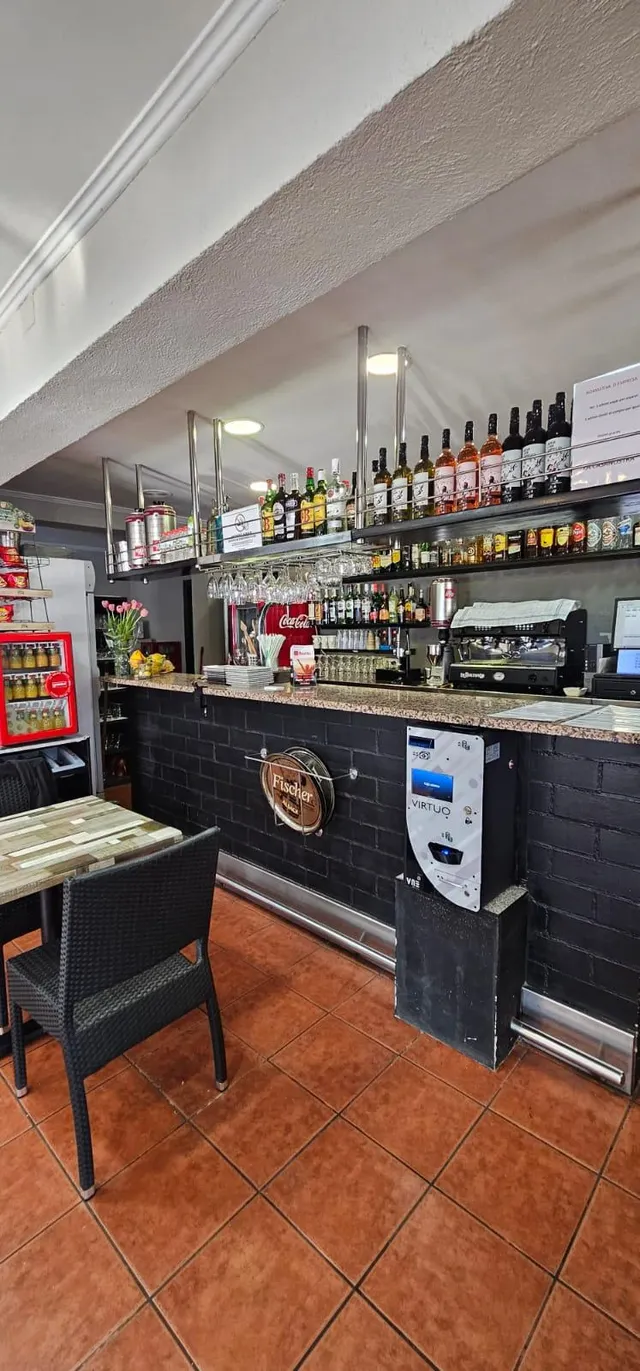 RESTAURANTE CON VIVIENDA SUPERIOR EN PLATJA DELS RIELLS — 15