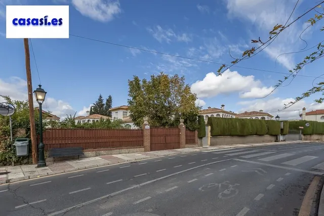 Gran casa con parcela y piscina en Cájar — 37