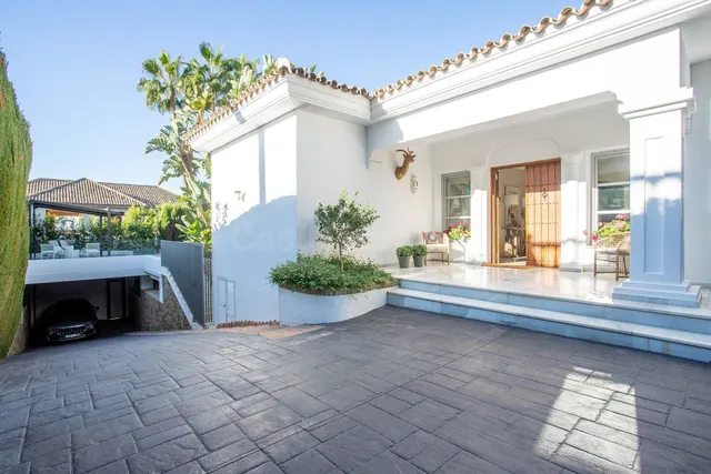 Chalet 4 habitaciones 370m² en venta - Marbella — 2