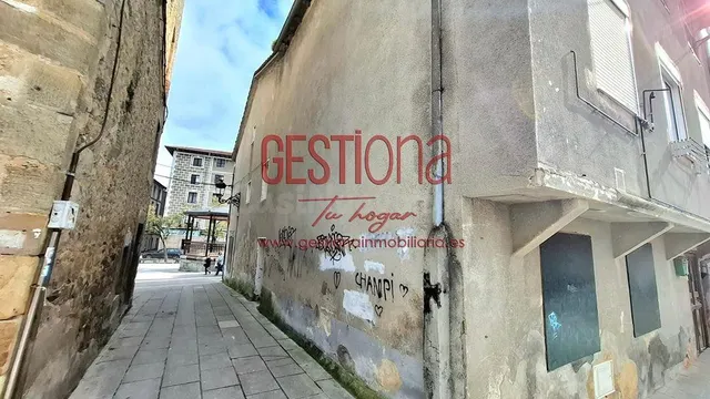 CASA PARA REFORMAR EN EL CENTRO DE RAMALES DE LA VICTORIA. — 3