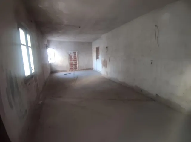 Gran casa en el centro del pueblo, 3plantas, 10hab. — 6