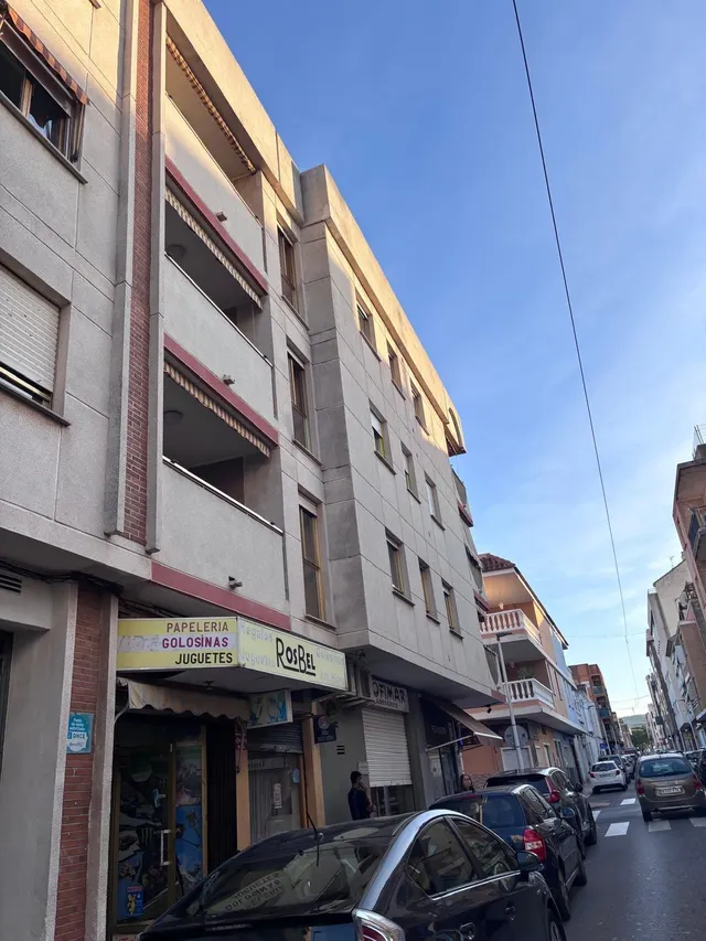Edificio levante pueblo — 23