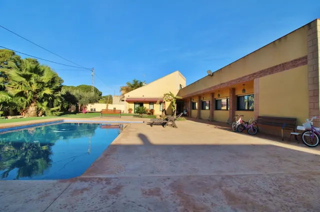Excelente chalet en la mejor zona de Mutxamel - foto 5