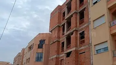 Obra parada en venta en Roquetas de Mar - foto 2