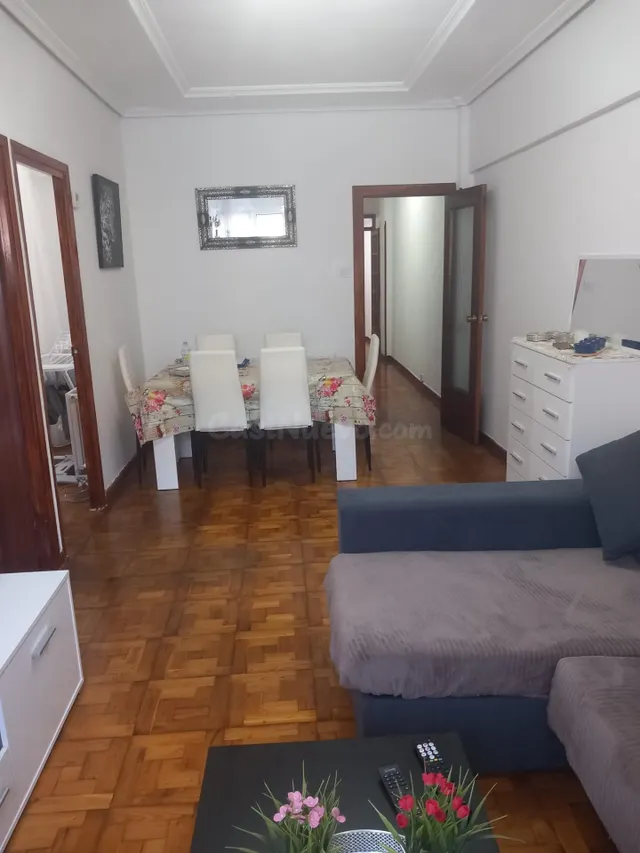 Piso en alquiler en Torrelavega - foto 4