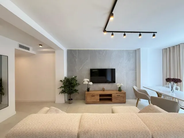 Apartamento 4 habitaciones 107m² en venta - Estacion de autobuses — 22