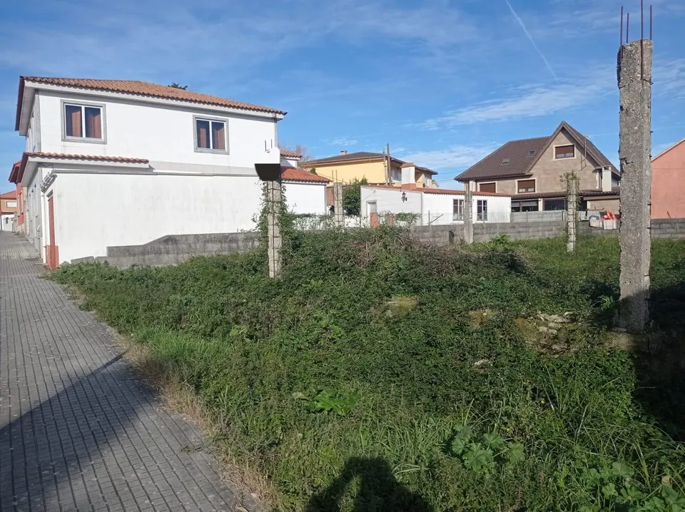 TERRENO EN AGUIÑO A 300 METROS DE LA PLAYA