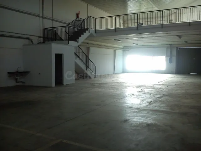 ESTUPENDA NAVE EN LA NEGRILLA EN ALQUILER - foto 4
