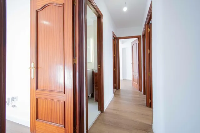 Estupendo piso en Polígono San Pablo, en calle Juan Espantaleón, junto Avda Villas de Cuba!! — 21