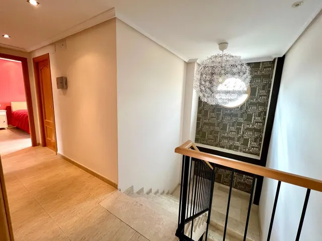 EXCLUSIVA CASA ADOSADA CON ASCENSOR Y PISCINA EN CIUDAD JARDIN — 32