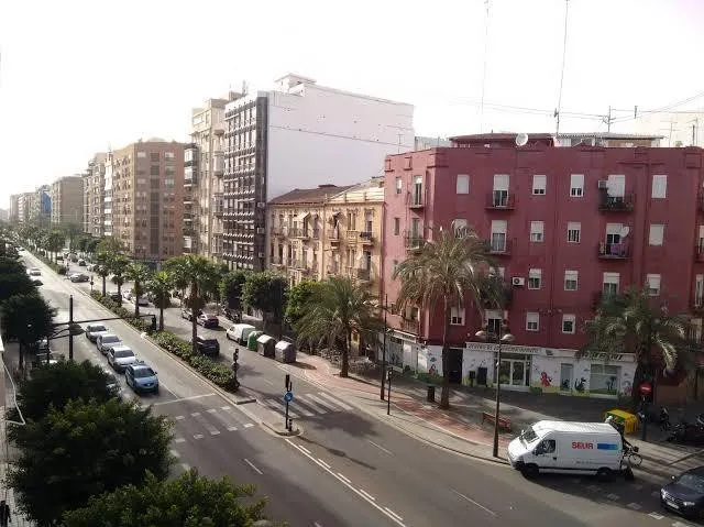Venta de Local en Peris y Valero (rentabilidad 5,5% neto) - foto 2