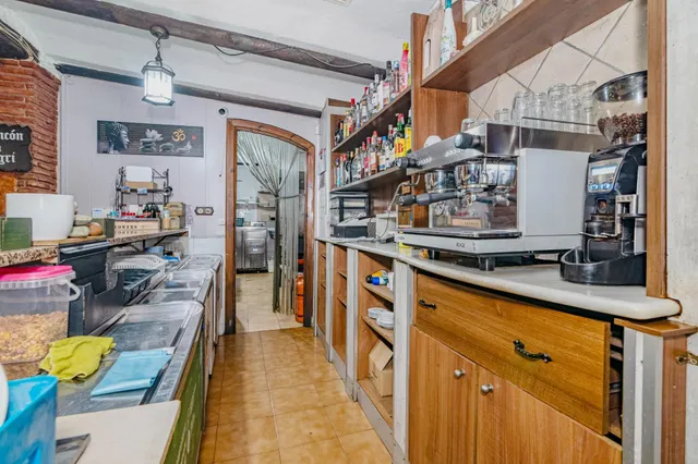 Bar en funcionamiento con local en propiedad, terraza y negocio completo en Atarfe — 31