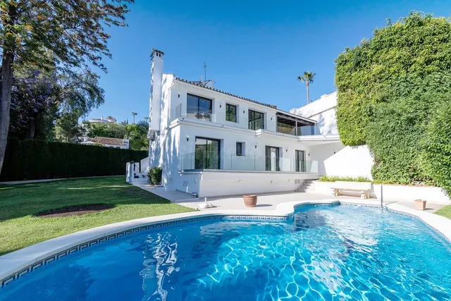 Chalet 4 habitaciones 230m² en venta - Marbella - foto 2