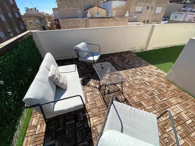 Ático de 3 Dormitorios y 2 Baños con Terraza privada en zona - foto 4