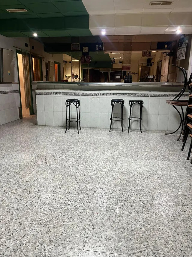 Local Comercial en Alquiler en la Zona de Carretera trassierra, Córdoba — 5
