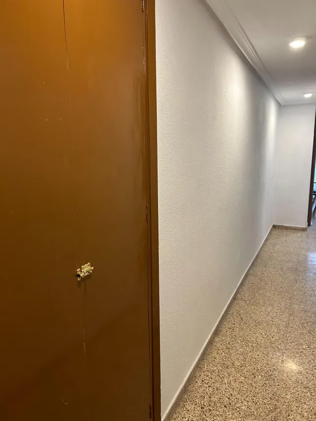 Amplio y Acogedor Piso de 4 habitaciones en el Corazón de la Ciudad — 23