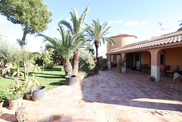 Chalet en Torrevieja El Chaparral — 28
