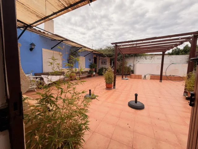 Acogedora casa de planta baja con jardín mediterráneo, patio soleado y gran garaje privado en Las Palas — 29