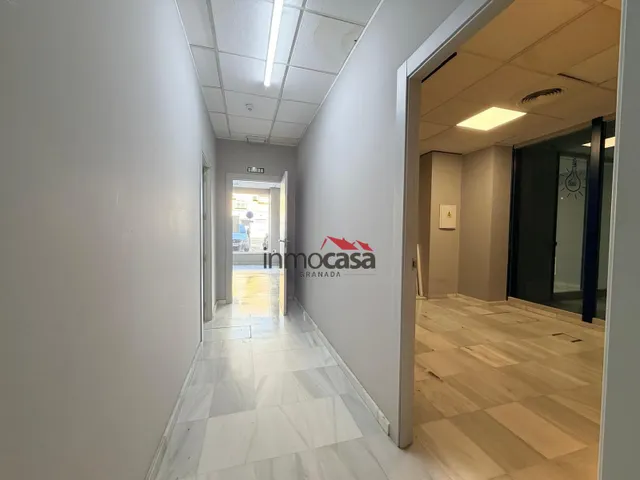 Local comercial 185m² en alquiler - San Miguel — 36