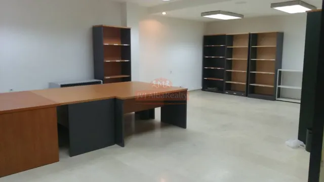 SE ALQUILA O SE VENDE ENTREPLANTA EN LA MEJOR CALLE DE ALBACETE — 11