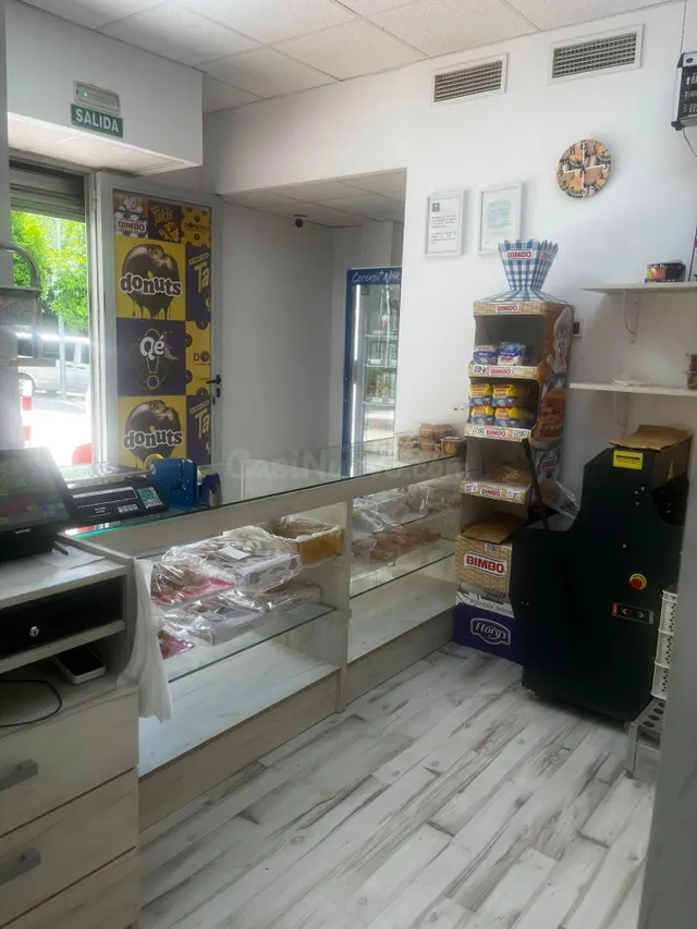 Local Comercial Reformado en Miralbaida, Córdoba - Oportunid