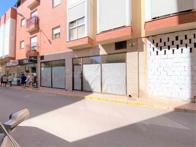 Se alquila local comercial - foto 2