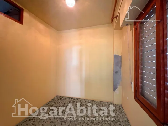 APARTAMENTO CON DOS BALCONES Y GARAJE CERCA DE LA PLAYA — 23