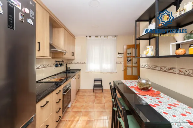 MARAVILLOSA CASA  A POCOS MINUTOS DEL CENTRO DE LA ZUBIA — 16