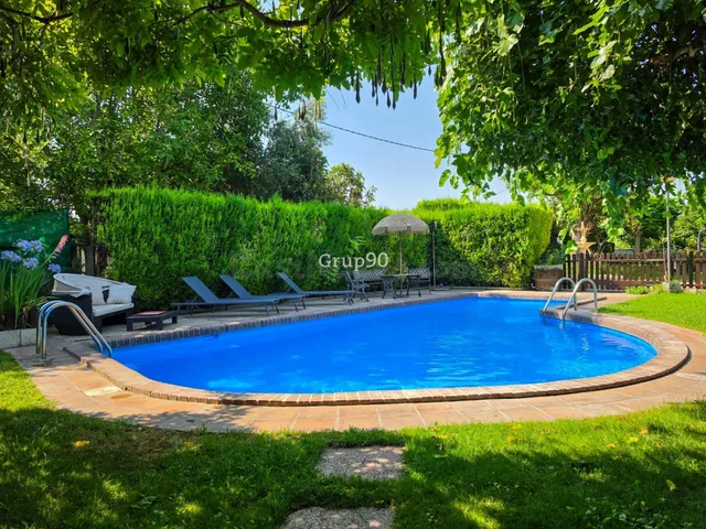EXCLUSIVO CHALET INDEPENDIENTE CON PISCINA Y AMPLIA PARCELA  - foto 2