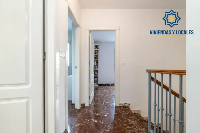 Encantadora Casa Reformada en Ogijares con Vistas y Espacios para Disfrutar — 18