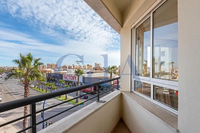 SE VENDE APARTAMENTO / ASCENSOR / TORREVIEJA / ALICANTE — 3