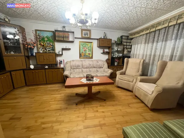 SE VENDE ESTUPENDO PISO EN NOVALLAS (ZARAGOZA)